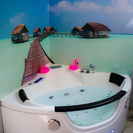 Hot Jacuzzi In Cracow Краков