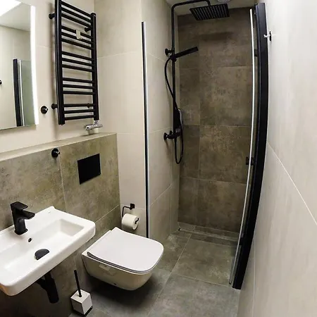 Hot Jacuzzi In Cracow Апартаменты *