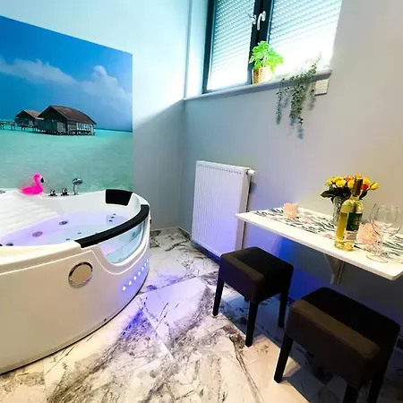 Апартаменты Hot Jacuzzi In Cracow Краков